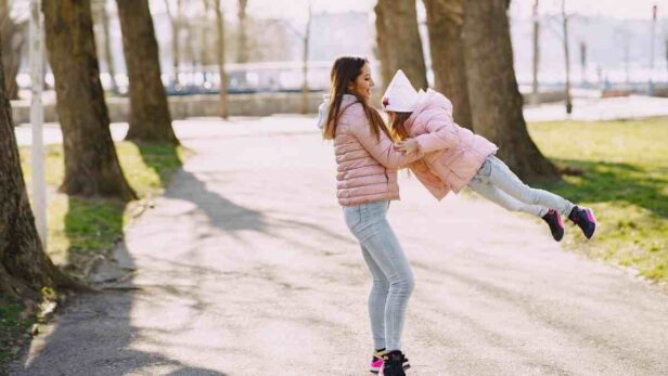 30 Frases de Dia das Mães pra se inspirar e escrever aquele bilhete fofo